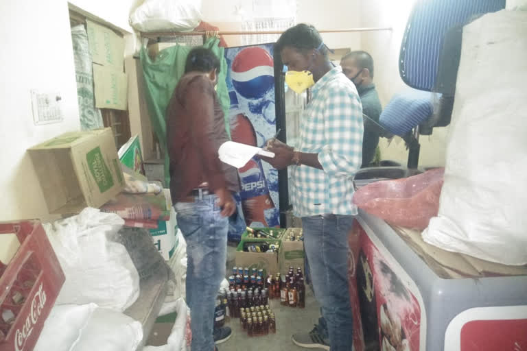 SOT attacks in Yadadri district .. Rs. 25,000 seized