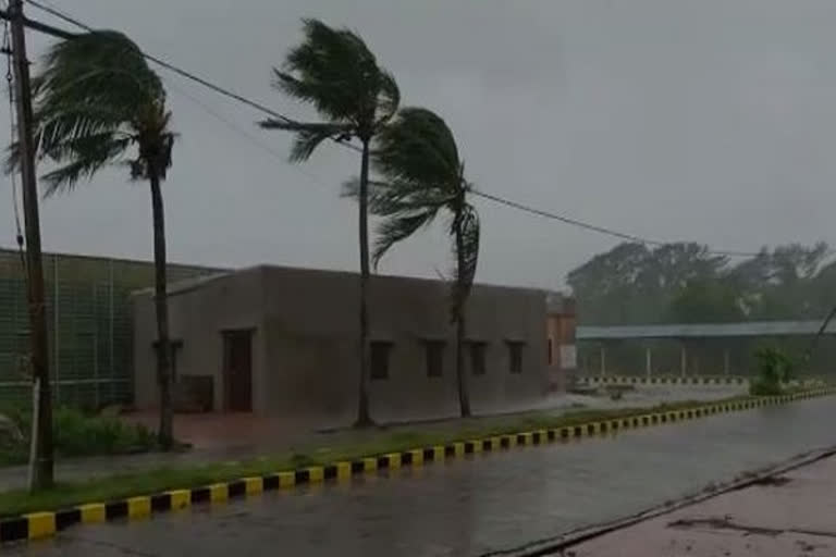 cyclone Amphan nears landfall