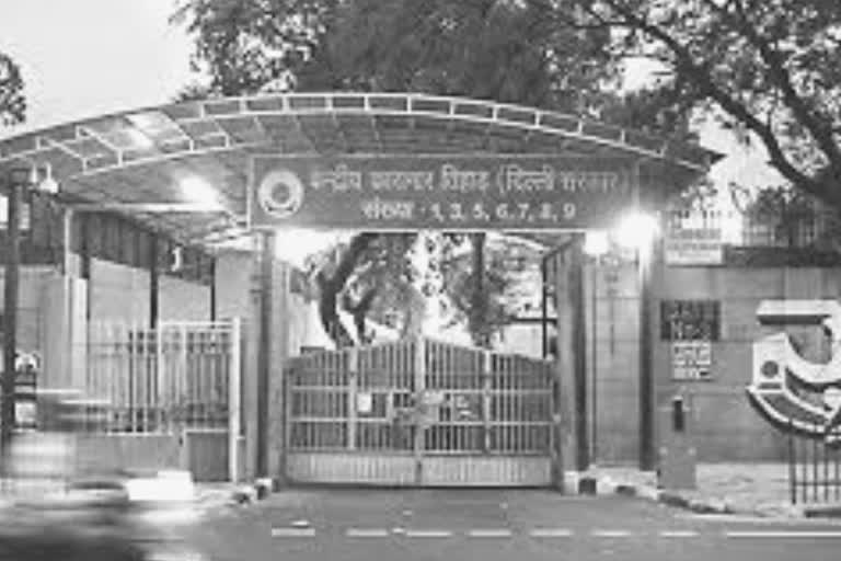 Tihar prisoner accuses staff of 'using him' to pass around mobile