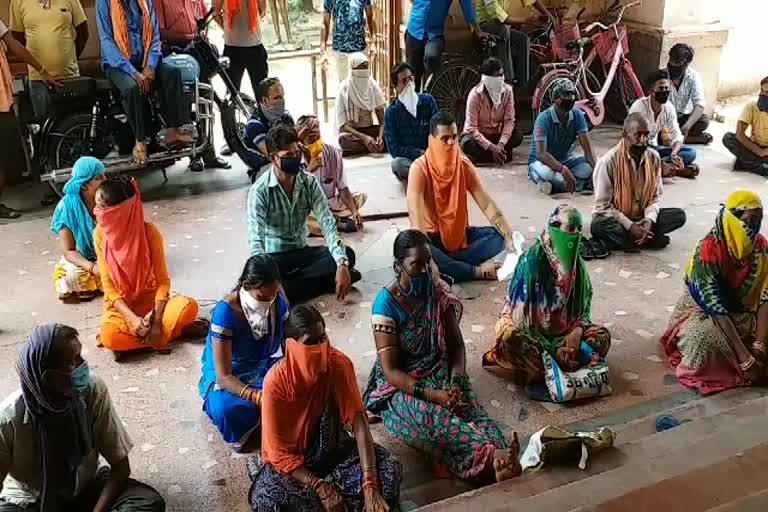 Protest of vegetable vendors