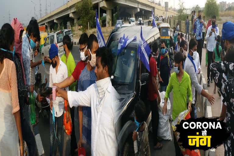 migrants at ghazipur Delhi up border