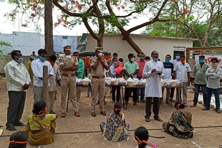 RSS Seva bharati distributes Essential goods for poor peoples in Warthanapeta