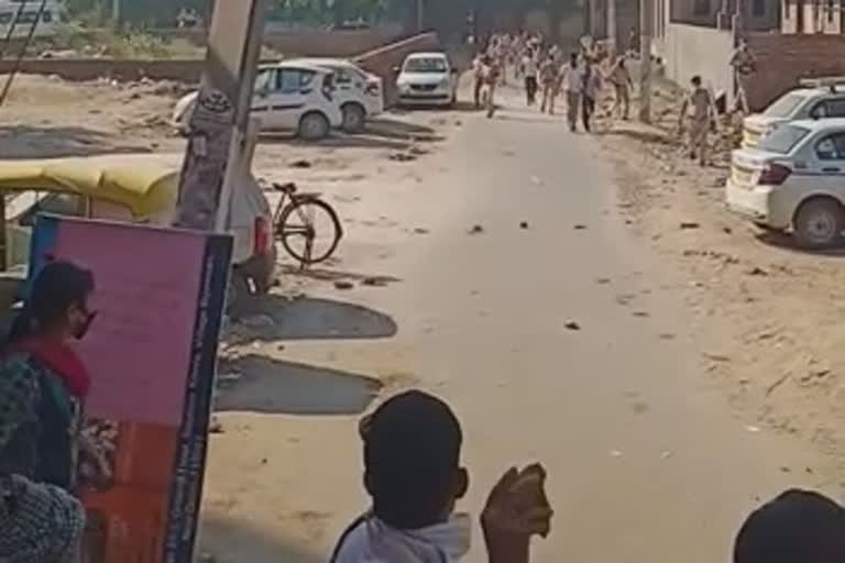 stone pelting on Gurugram police