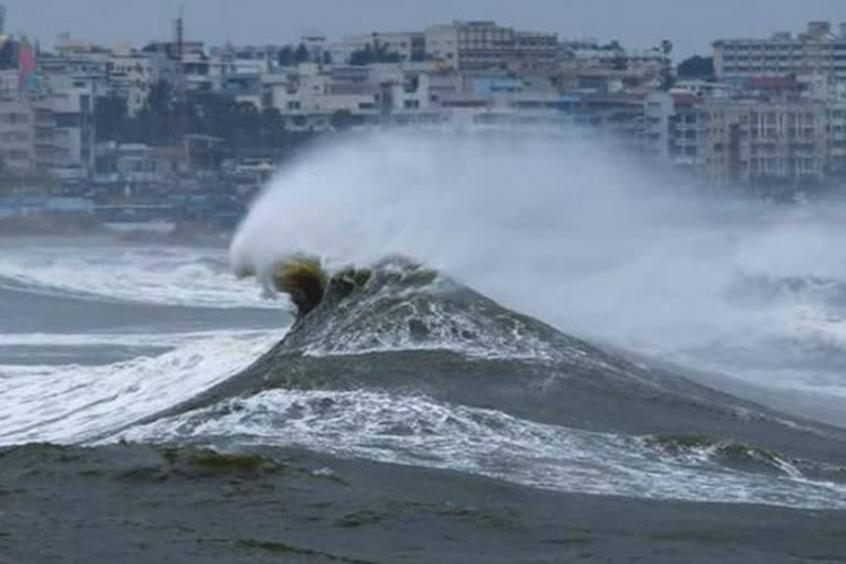 Cyclone Amphan: Heavy downpour, high velocity winds pound Odisha