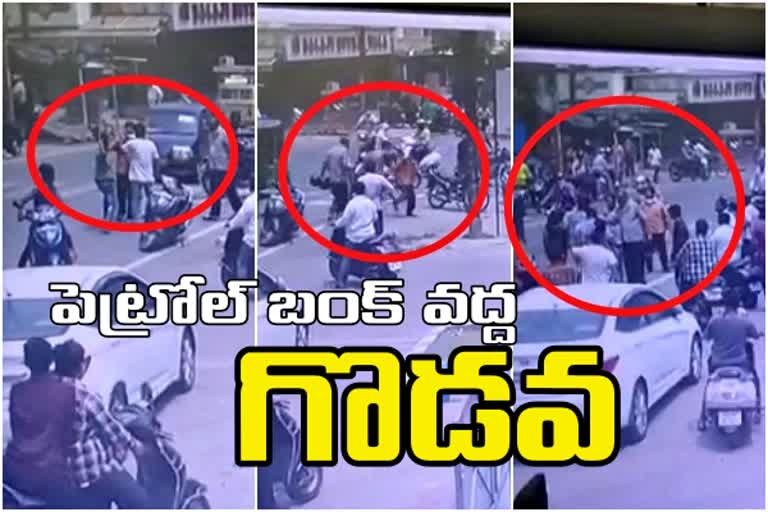 fight by motor cyclists at padmaraonagar