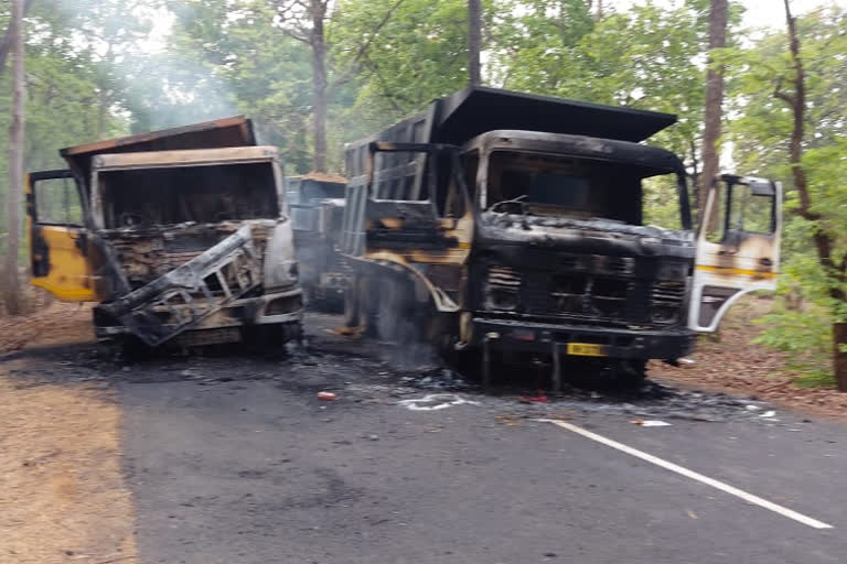 Naxals burn 4 truck in Gadchiroli near Dhanora national highway area.