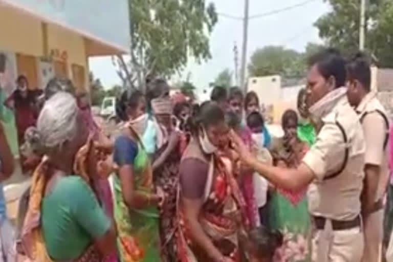 people protest infront  of quarantine  center in chittoor dst