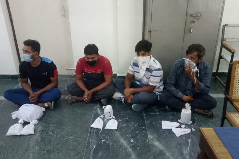 4 smugglers arrested with 650 grams opium and 1 kg doda poppy in Jind
