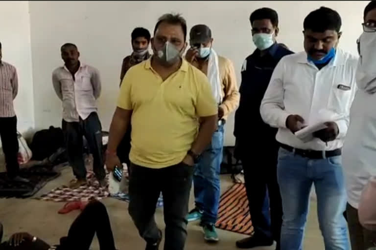 mithilesh thakur visits quarantine centre