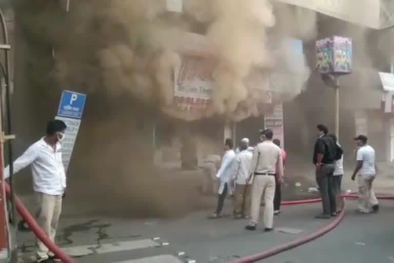 Bakery shop caught fire