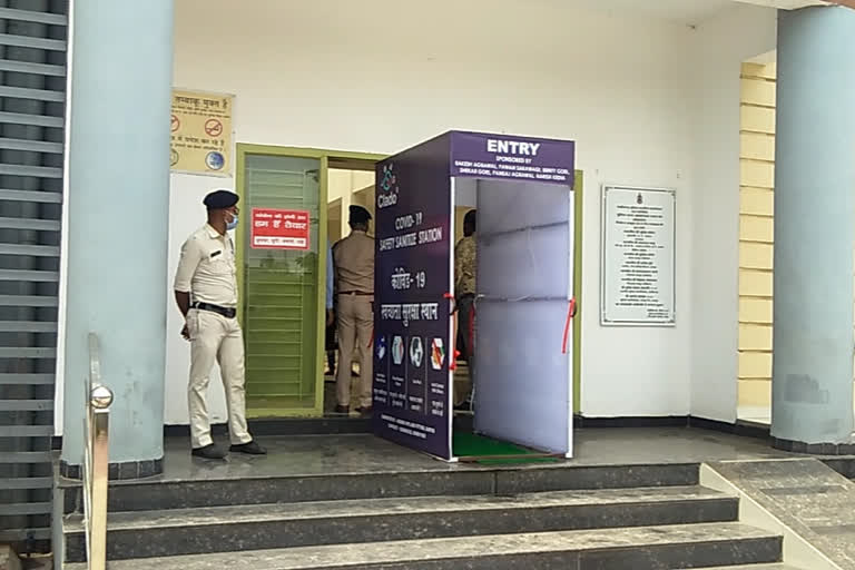 Sanitizer Tunnel set up with public support at Amanaka Police Station Raipur