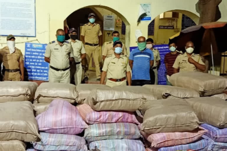 kanifnath ashram jalna police raid  kanifnath ashram jalna  gutkha seized kanifnath ashram  jalna latest news  जालना लेटेस्ट न्युज  कानिफनाथ आश्रम गुटखा जप्त  कानिफनाथ आश्रमावर पोलिसांचा छापा