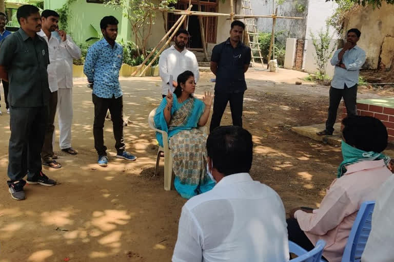 deputy chief minister pushpa srivani visits jiyyamavalasa mandal and held meeting with field assistant