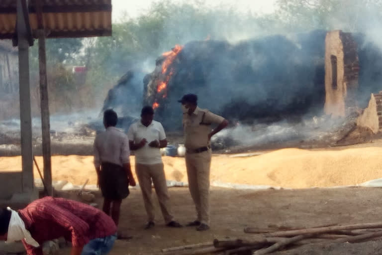 tobbacco godown fires and 14 lakhs rupees cost loss in ananthavaram