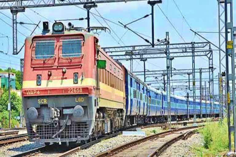 4-lakh-train-tickets-booking-in-two-and-a-half-hours