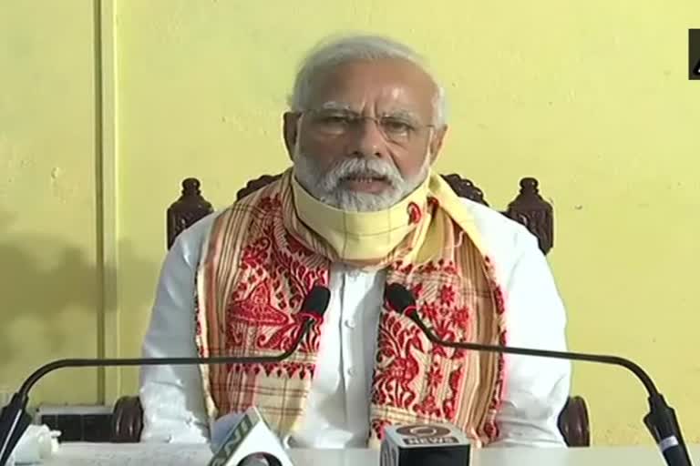 pm-modi-announces-interim-relief-of-rs-1000-crore-to-cyclone-hit-bengal