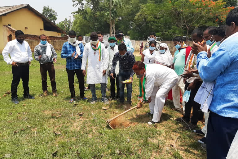 Narayanpur MLA Chandan Kashyap visited rural areas