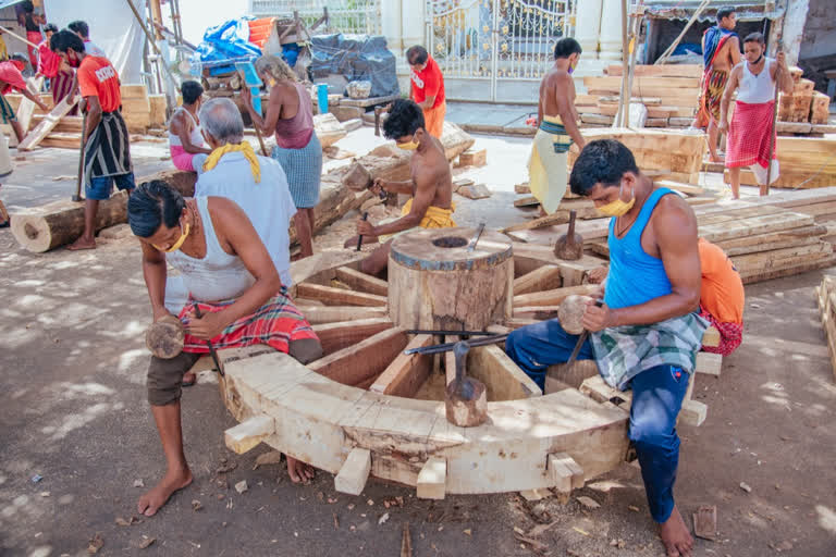 puri latest news, rathayatra 2020, gayala chirata of three carts, rathayatra preparation in puri, ପୁରୀ ଲାଟେଷ୍ଟ ନ୍ୟୁଜ୍‌, ପୁରୀରେ ରଥଯାତ୍ରା ପ୍ରସ୍ତୁତି, ତିନି ରଥର ଗୟଳ ଚିରଟ ଆରମ୍ଭ, ରଥଯାତ୍ରା 2020