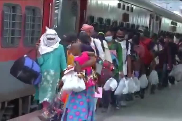 Officials  sent migrant workers to Jharkhand on a train