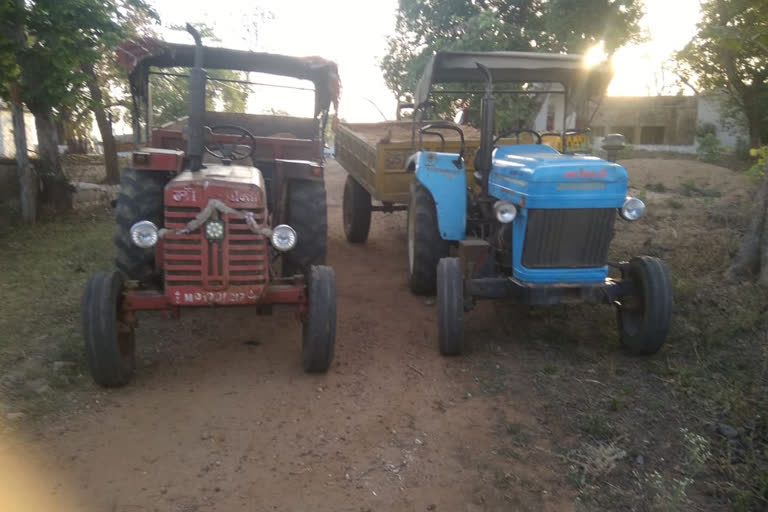 SDOP Kushmi Abhinav Kumar Barangay seized three tractor carrying illegal sand quarrying