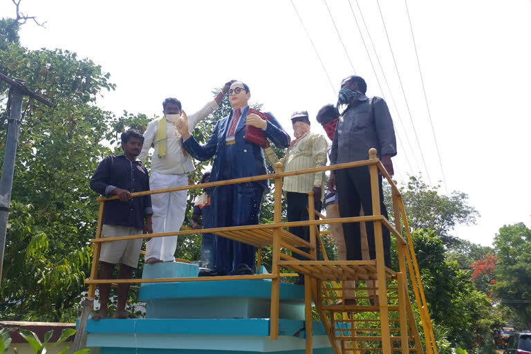 former mla chiranjeevulu pays tribute to ambedkar statue in vizianagaram