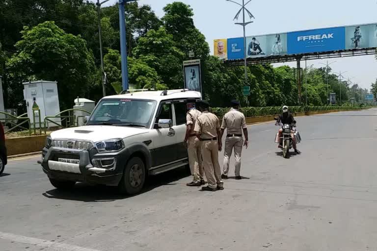 Total lockdown in raipur