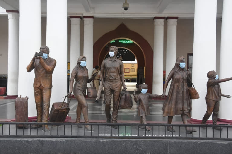 Statues outside Mysuru railway station wear masks to aware passengers