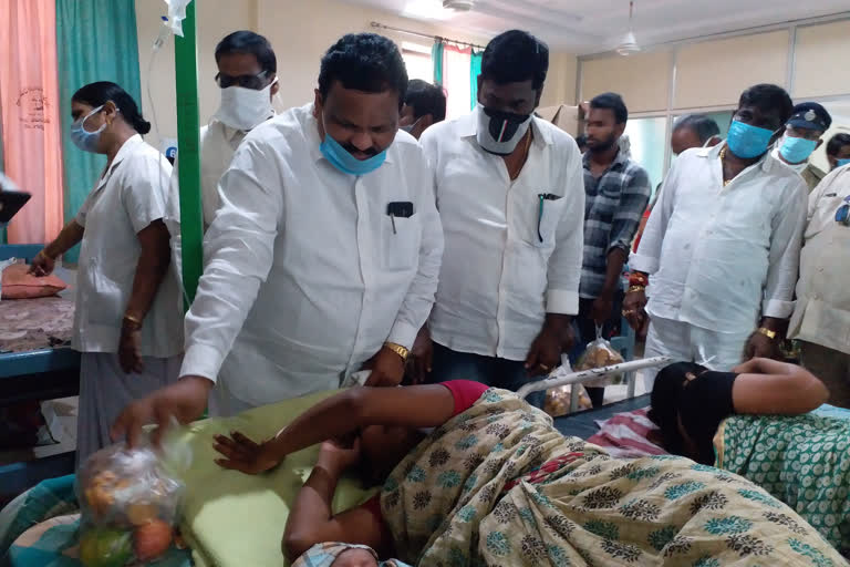 p gannavaram mla distributed fruits and bred in hospital