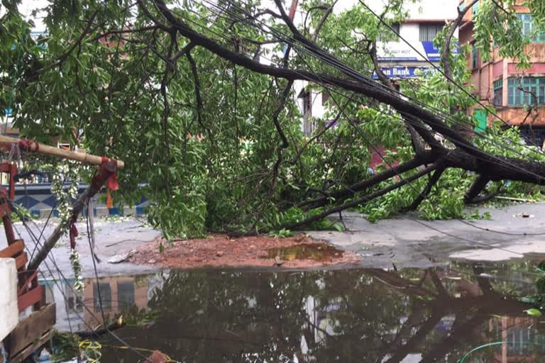 amphan  Public Health Engineering Department  Bengal Amphan  West Bengal government  West Bengal cyclone  Bengal Calls For Army Support  Army Support For Restoring Infrastructure Hit By Cyclone  അടിസ്ഥാന സൗകര്യങ്ങൾ പുനസ്ഥാപിക്കണം  സൈനിക പിന്തുണ തേടി ബംഗാൾ  ഉംപുൻ ചുഴലികാറ്റ്  പശ്ചിമ ബംഗാൾ സർക്കാർ