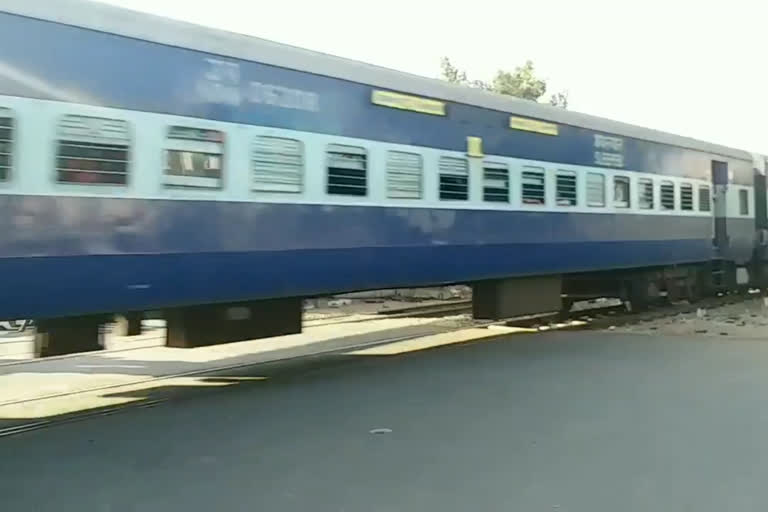 प. बंगाल के श्रमिक फंसे, west Bengal workers trapped