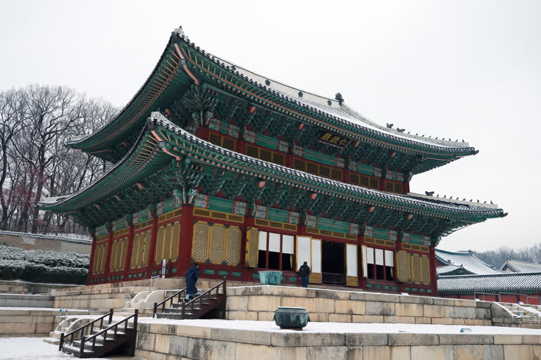 tourism to resume in south korea, night tour to south korean royal palace, tourist to return south korea, corona in south korea, ଦକ୍ଷିଣ କୋରିଆରେ ସ୍ବାଭାବିକ ହେବ ପର୍ଯ୍ୟଟନ, ଦକ୍ଷିଣ କୋରିଆ ରାଜପ୍ରସାଦର ନାଇଟ ଟୁର, ଦକ୍ଷିଣ କୋରିଆକୁ ଫେରିବେ ପର୍ଯ୍ୟଟକ, ଦକ୍ଷିଣ କୋରିଆରେ କୋରୋନା ସ୍ଥିତି