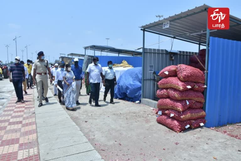 திருமழிசை தற்காலிக சந்தையை ஆய்வு செய்த ஆட்சியர்!