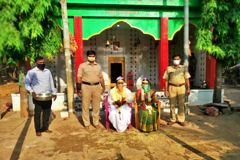 Simple wedding in the Gadag between the lockdown