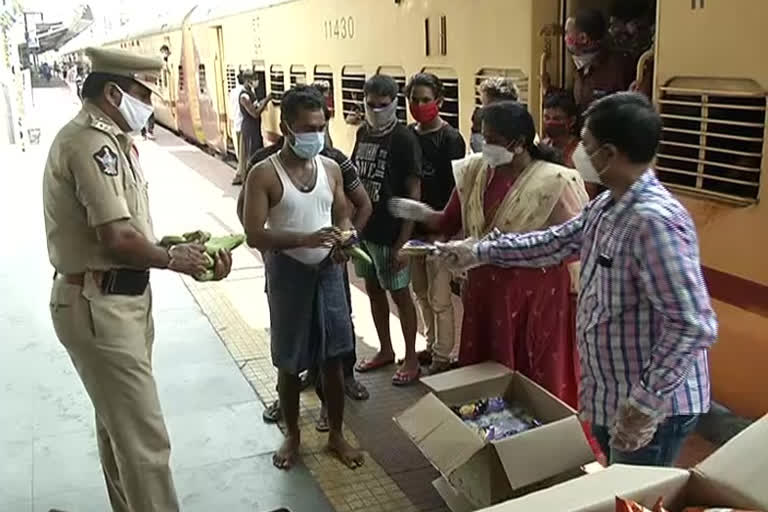 Distribution of Essential Commodities for Migrant Workers