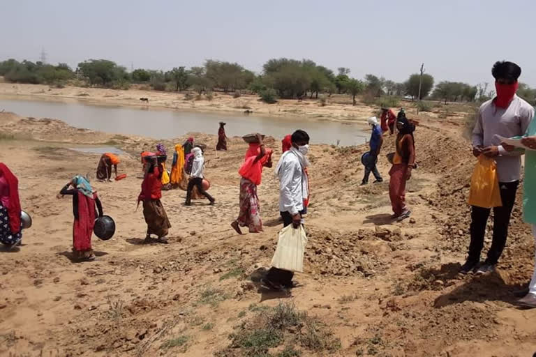 मनरेगा में श्रामिकों को रोजगार, Workers employed in MNREGA