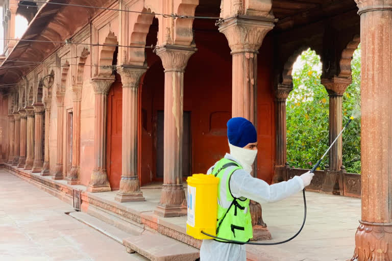 sikhs sanitized jama masjid ahead of eid