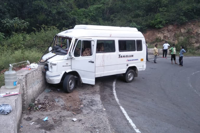 migrant bus accident in rayaada