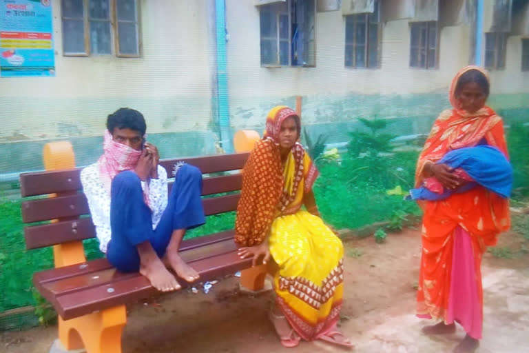 Woman's delivery on road in bhagalpur