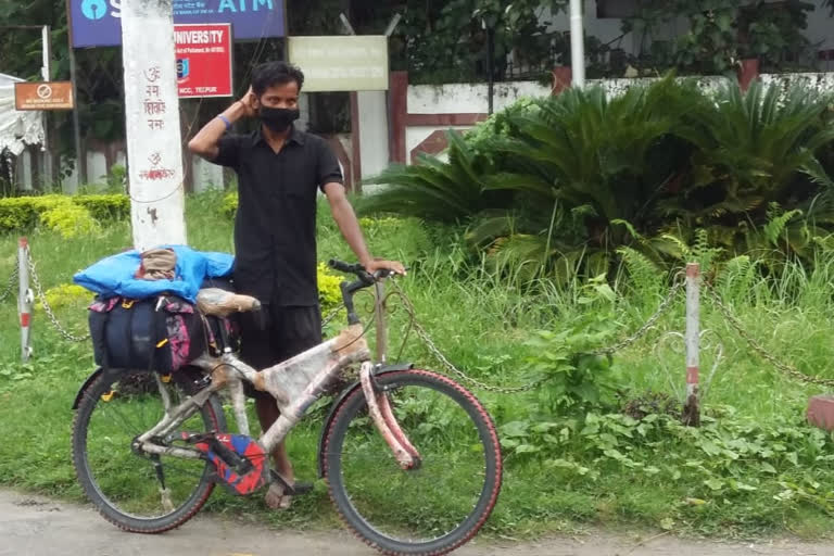 Sankar Medhi of Gohpur in Tezpur by cycling from Pune