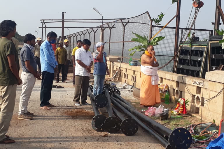 ಉಪನಾಲೆಗೆ ಗೇಟ್​ ಅಳವಡಿಕೆ