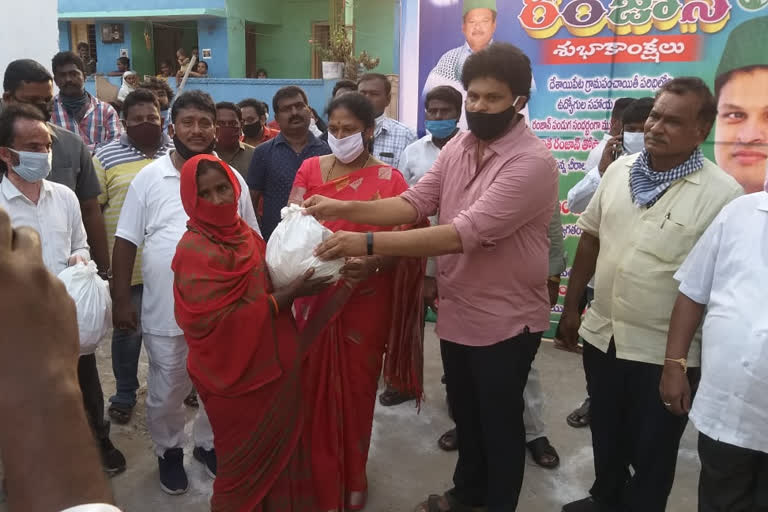 ramjan thofa kits distribute by ycp  leaders in prakasam dst vetapalem