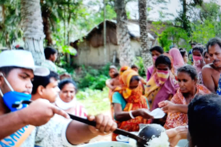 State Government and Bharat Sebashram Sangha are giving Food Relief Service by Community Kitchen