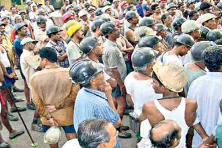 singareni labor protest at godavarikhani in peddapalli district against central government