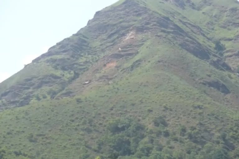 kattinavare Hill collapse in chikmagaluru