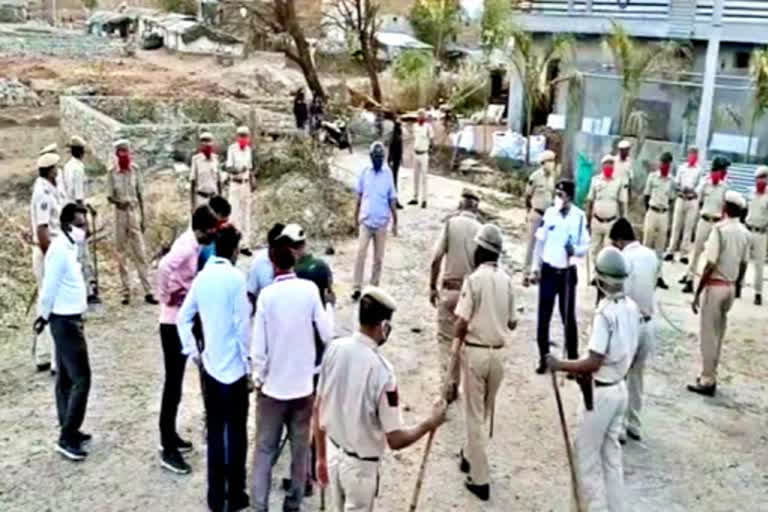 banswara news  villagers protest in Banswara  lodha village in banswara  etv bharat news  Banswara Rajasthan news  coronavirus news from Rajasthan  City Magistrate Brijesh Gupta news  Navodaya Vidyalaya news