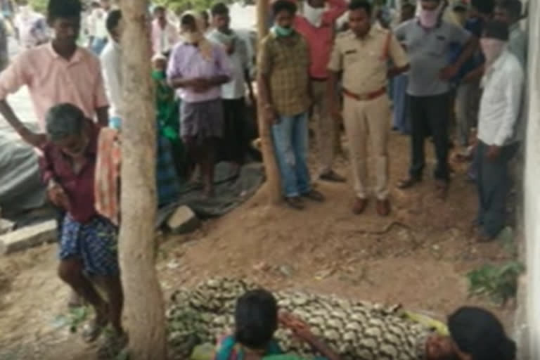 an old women died in neellakunta