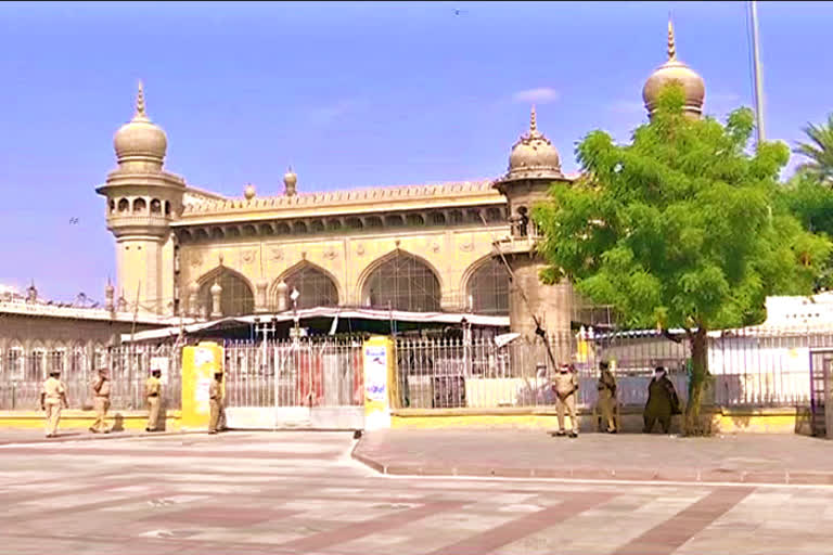 mecca masjid deserted on eid-ul-fitar