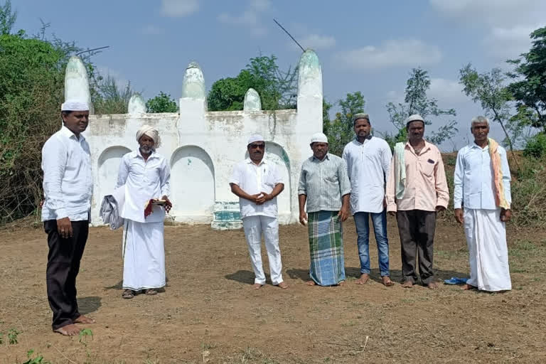 Muslims prayed at home in Ranebenur