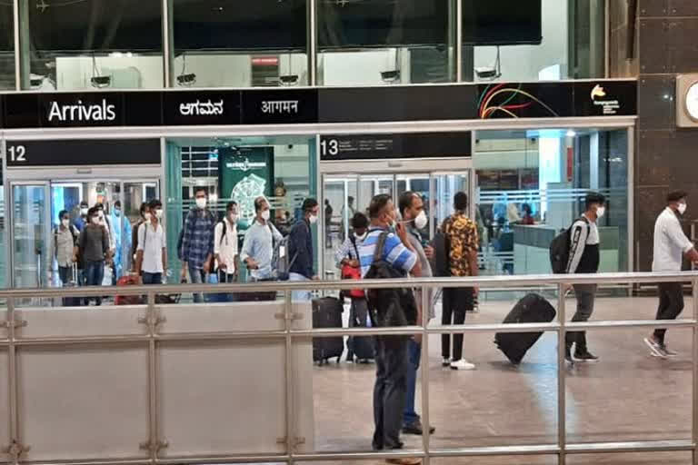 17 departures, 5 arrivals and 9 cancellations at Bengaluru airport today  വിമാന സർവീസ് പുനരാരംഭിച്ച ആദ്യ ദിവസം ബെംഗളൂരുവിൽ നിന്ന് പുറപ്പെട്ടത് 17 വിമാനങ്ങൾ  കെംമ്പഗൗഡ അന്താരാഷ്ട്ര വിമാനത്താവളം  ബെംഗളൂരു  Bengaluru airport