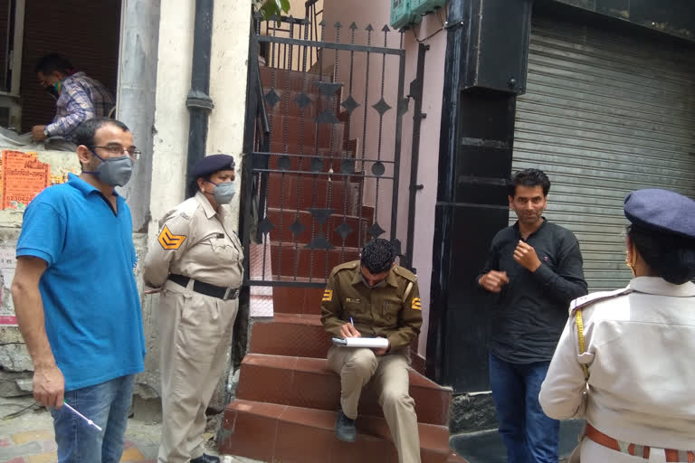 Police strict about social distancing in Rampur